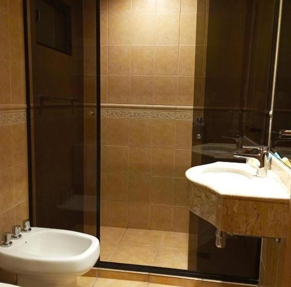 اتاق استاندارد سه نفره, Bristol Asuncion