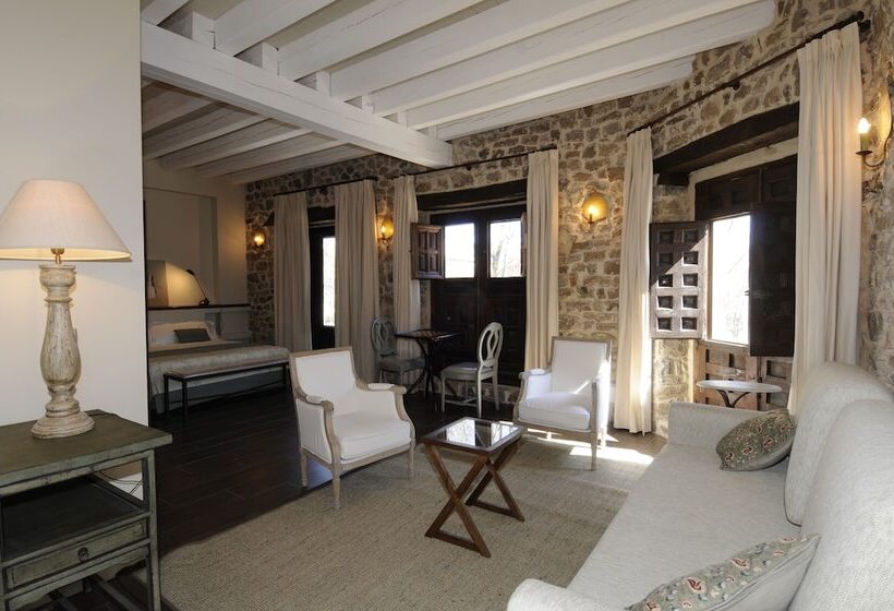 جناح جونيور, El Morendal