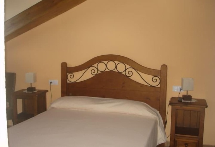 חדר סטנדרט לשלושה, L'era De Cal Bastida