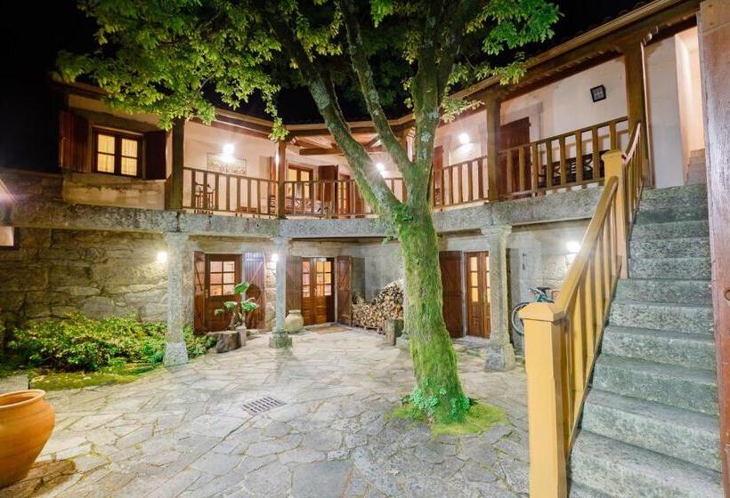 غرفة قياسية مطلّة علي حمام السباحة, Rectoral De Fofe