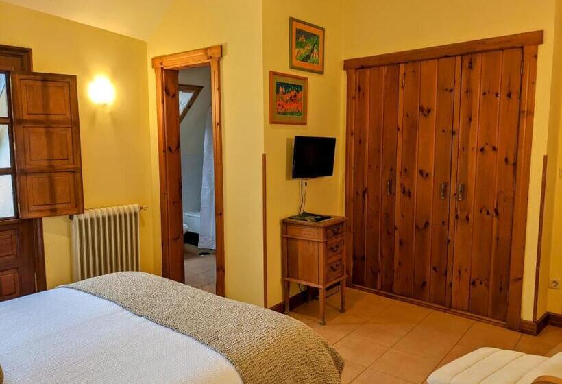 غرفة قياسية مزوَّدة بتراس, Rectoral De Fofe