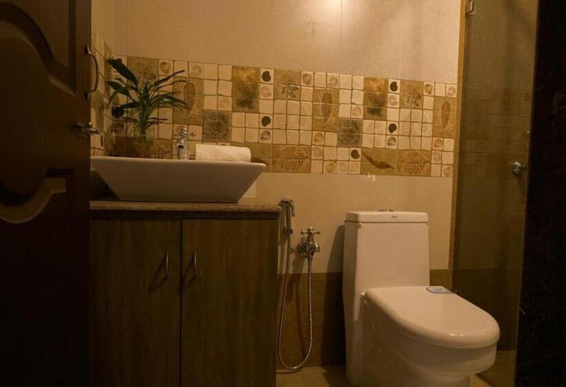 חדר סופריור, Martins Crest