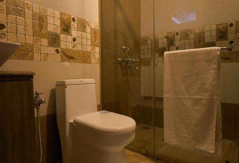 חדר סופריור, Martins Crest