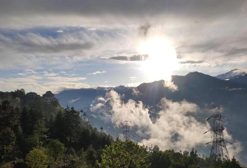 غرفة قياسية مزوَّدة بشُرفة, Kailash View Sarahan