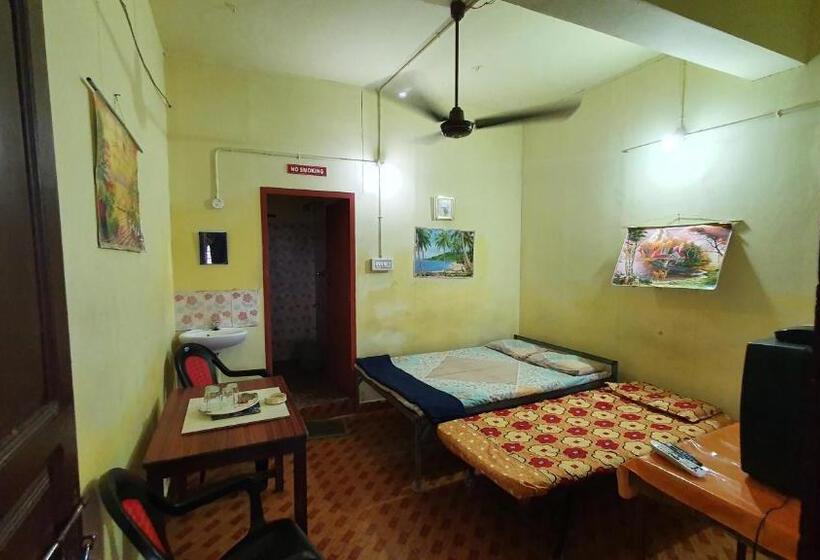 컴포트 트리플 룸, Ashavis Hotel Pvt Ltd