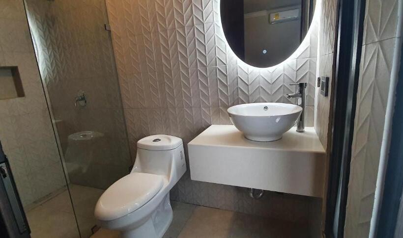 اتاق لوکس, L'Aurora Inn