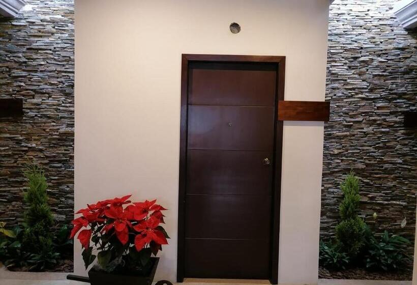 اتاق لوکس خانوادگی, L'Aurora Inn