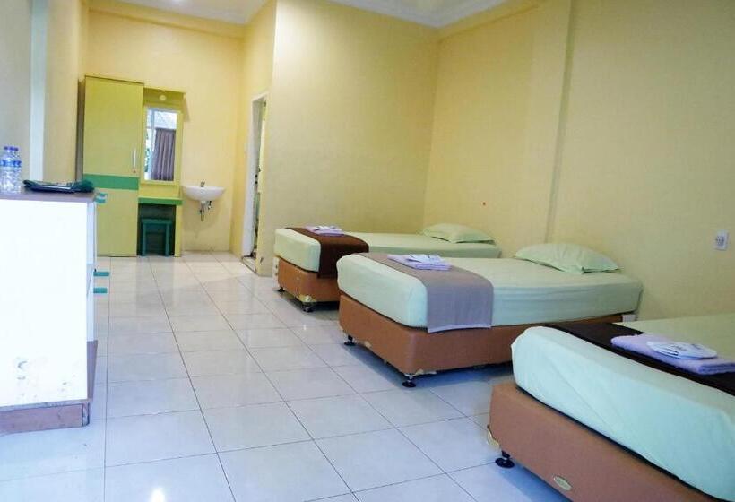 Номер Стандарт Трехместный, Plum Hotel Lading Banda Aceh