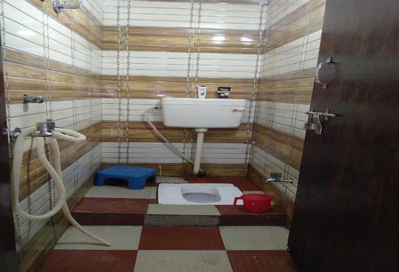 三人经典房间, Pop 83111 Unique Gaust House