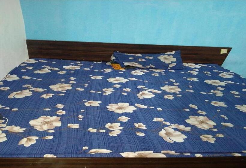 Трехместный Номер Deluxe, Pop 83111 Unique Gaust House