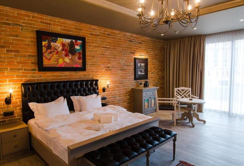 Suite with Terrace, Art Club