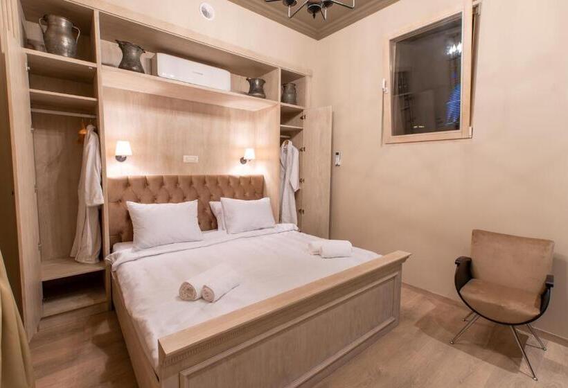 اتاق استاندارد با چشمانداز, Art Club