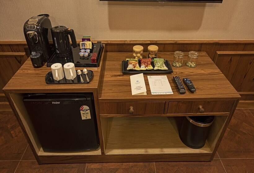 Premium room w/ mountain view, Skyview By Empyrean