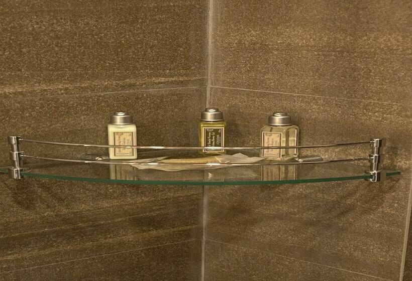 Premium room w/ mountain view, Skyview By Empyrean