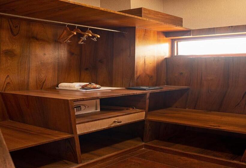 Premium room w/ mountain view, Skyview By Empyrean