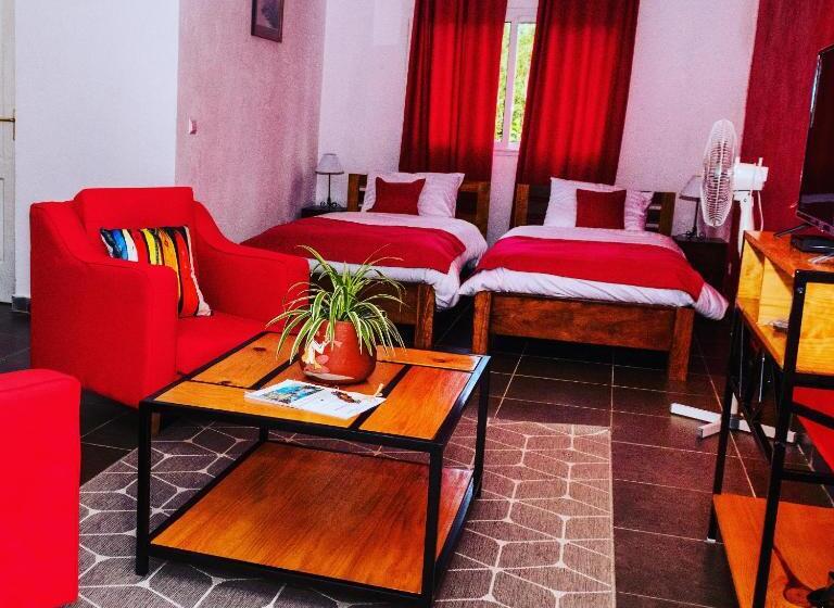 اتاق استاندارد با چشمانداز استخر, The Sanctuary Lodge