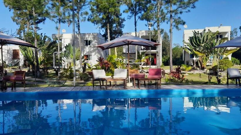 اتاق استاندارد با چشمانداز استخر, The Sanctuary Lodge