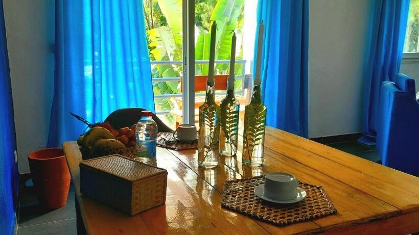 اتاق خانوادگی, The Sanctuary Lodge