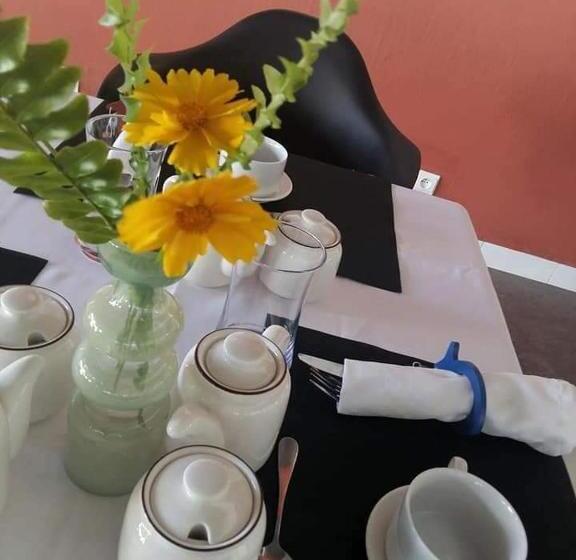 اتاق خانوادگی, The Sanctuary Lodge