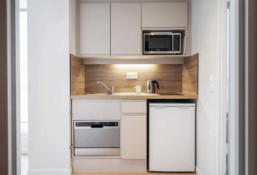 带露台的标准工作室, Residhome Chartres