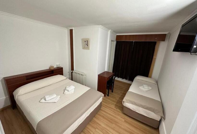 标准三人间, Kelman