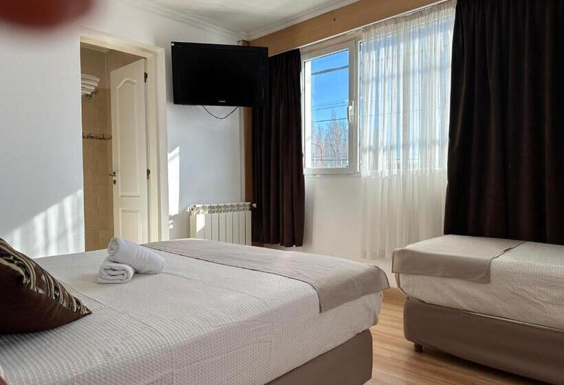 标准三人间, Kelman