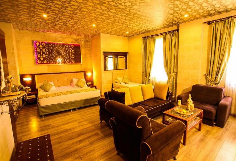 جناح عائلي, Tuğhan