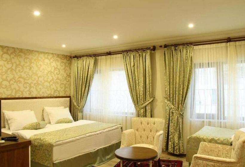 جناح عائلي, Tuğhan