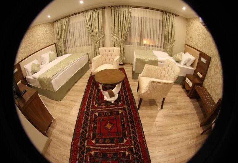 غرفة ديلوكس ثلاثية, Tuğhan