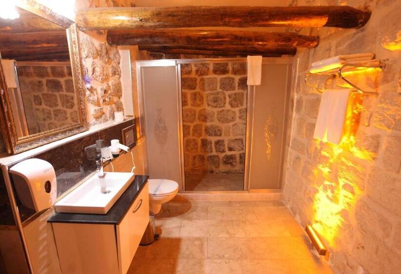 جناح ديلوكس سرير كينج, Tuğhan