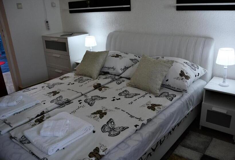 침실 3개 아파트, Unicum Vendégház