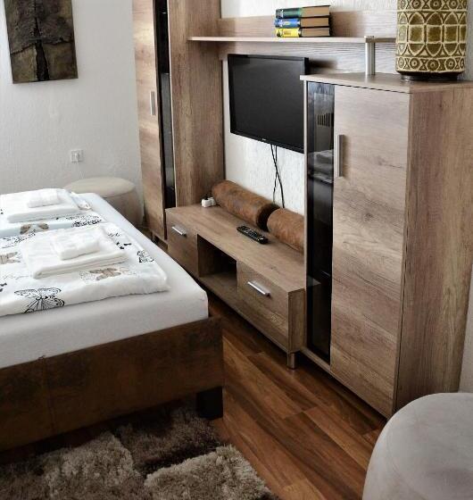 침실 3개 아파트, Unicum Vendégház