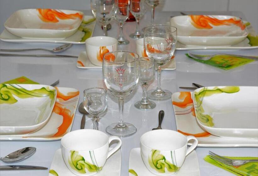 침실 2개 아파트, Unicum Vendégház