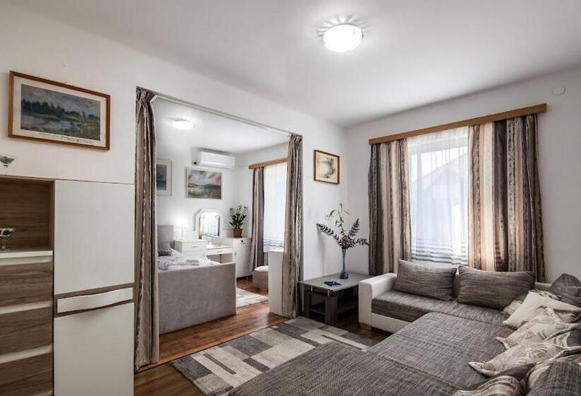 스위트, Unicum Vendégház