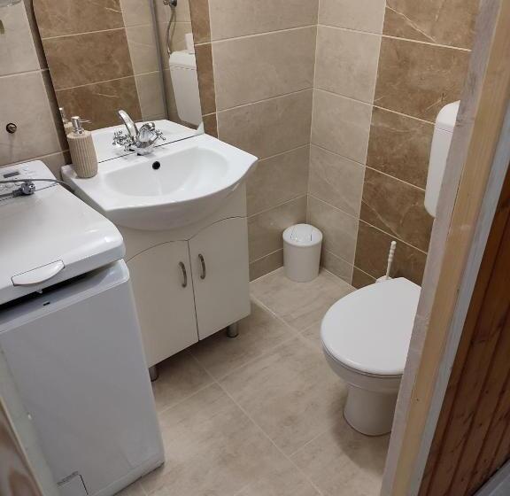 스탠다드 스튜디오, Unicum Vendégház