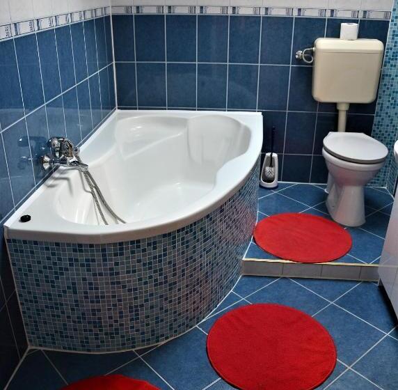 침실 3개 아파트, Unicum Vendégház