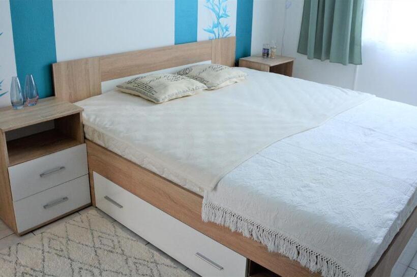 침실 2개 아파트, Unicum Vendégház