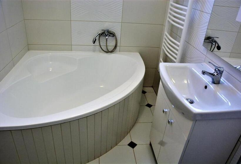 스위트, Unicum Vendégház