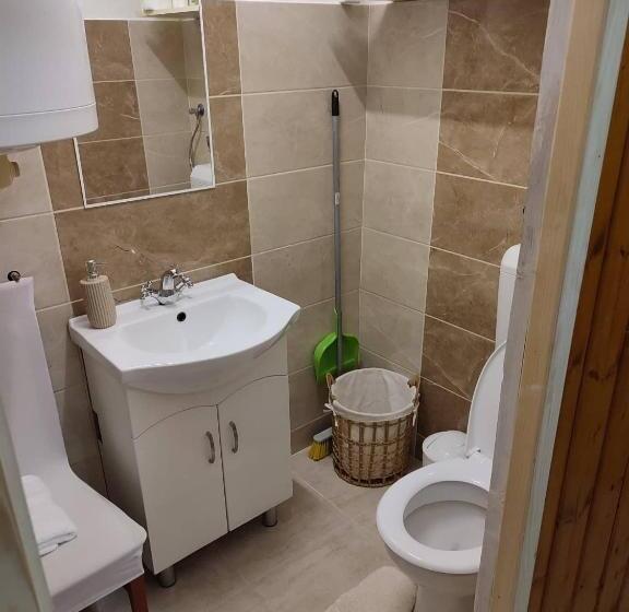 스탠다드 스튜디오, Unicum Vendégház