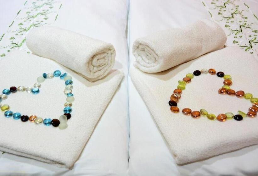 스탠다드 스튜디오, Unicum Vendégház