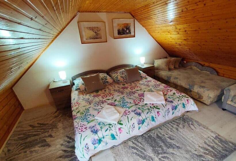 디럭스 스튜디오, Unicum Vendégház