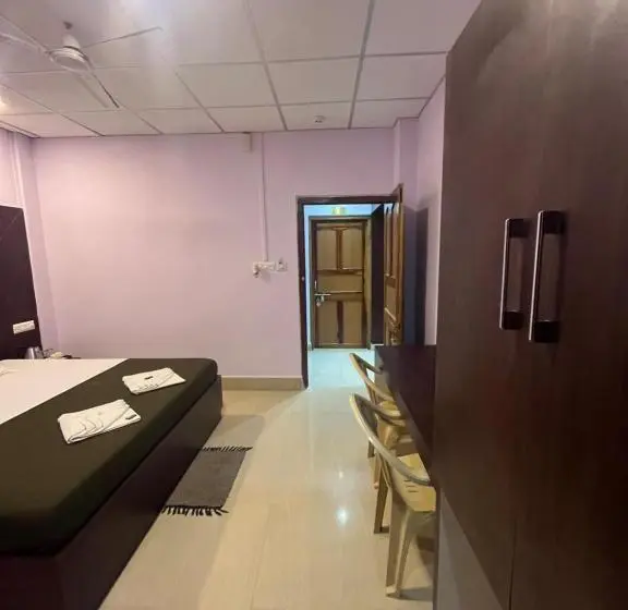 デラックスルーム, Purnima Residency
