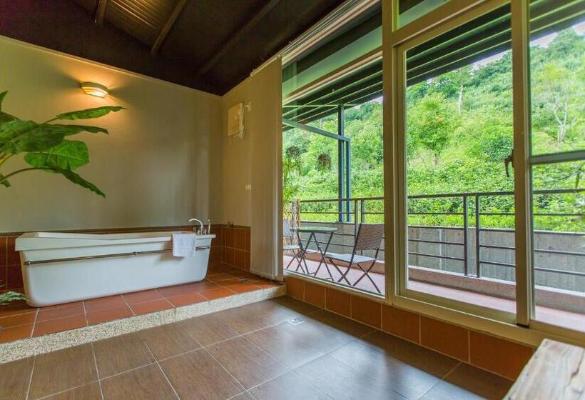 اتاق خانوادگی, Sun Hola Villa