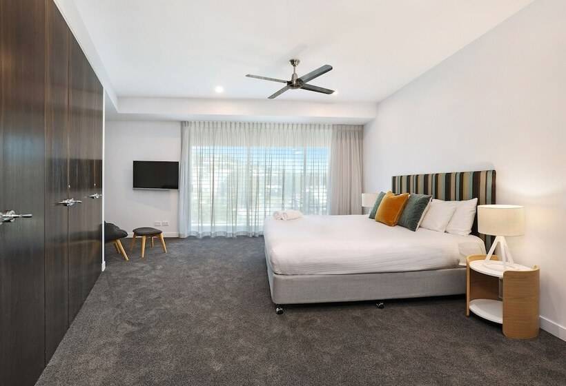 プールビューの３ベッドルームアパート, Element On Coolum Beach