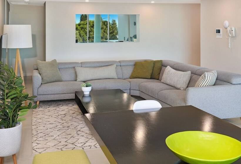 オーシャンビューデラックススイート, Element On Coolum Beach