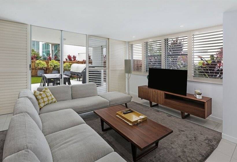 ガーデンビューの２ベッドルームアパート, Element On Coolum Beach