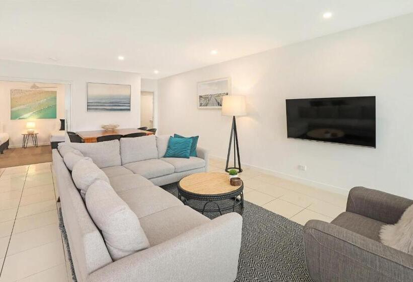 プールビューの３ベッドルームアパート, Element On Coolum Beach