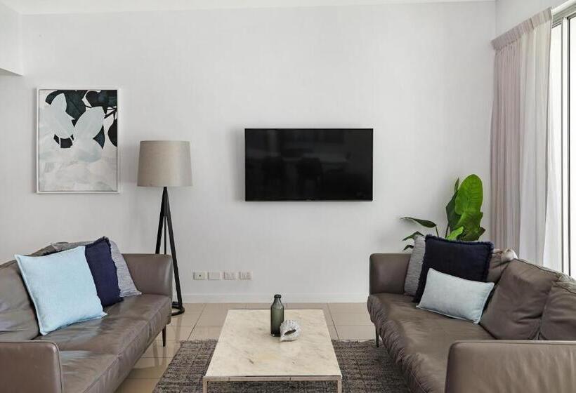 プールビューの３ベッドルームアパート, Element On Coolum Beach