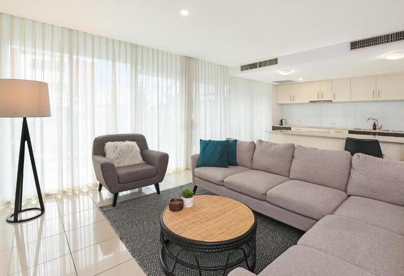 プールビューの３ベッドルームアパート, Element On Coolum Beach