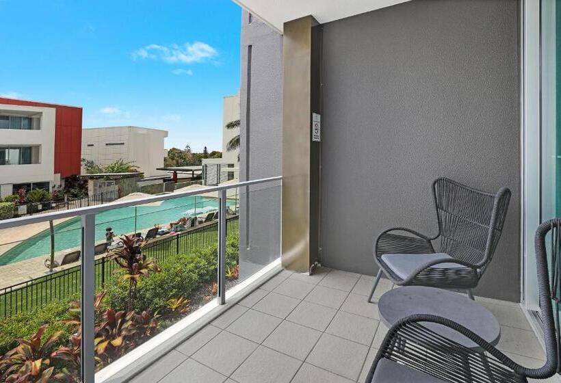 プールビューの２ベッドルームアパート, Element On Coolum Beach